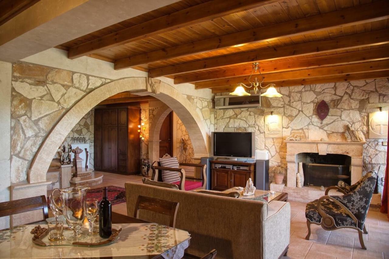דירות סיטייה Petrinolis Retreat מראה חיצוני תמונה